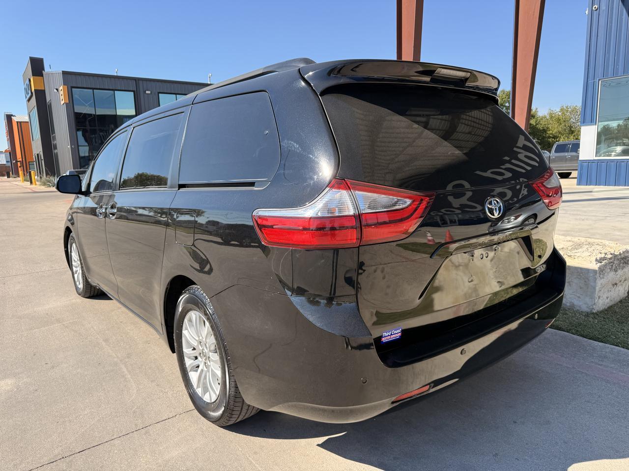 2017 TOYOTA SIENNA Austin TX