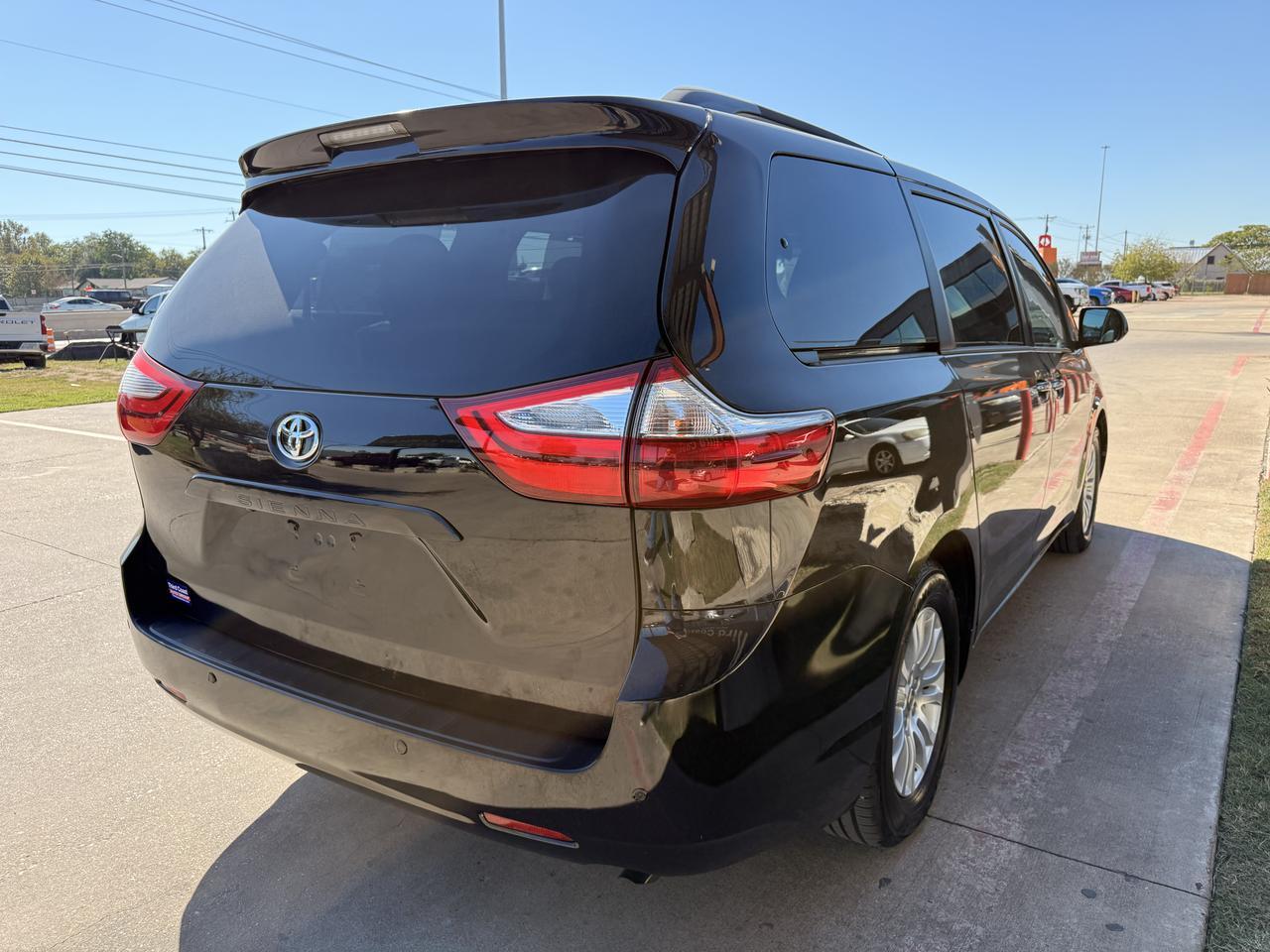 2017 TOYOTA SIENNA Austin TX