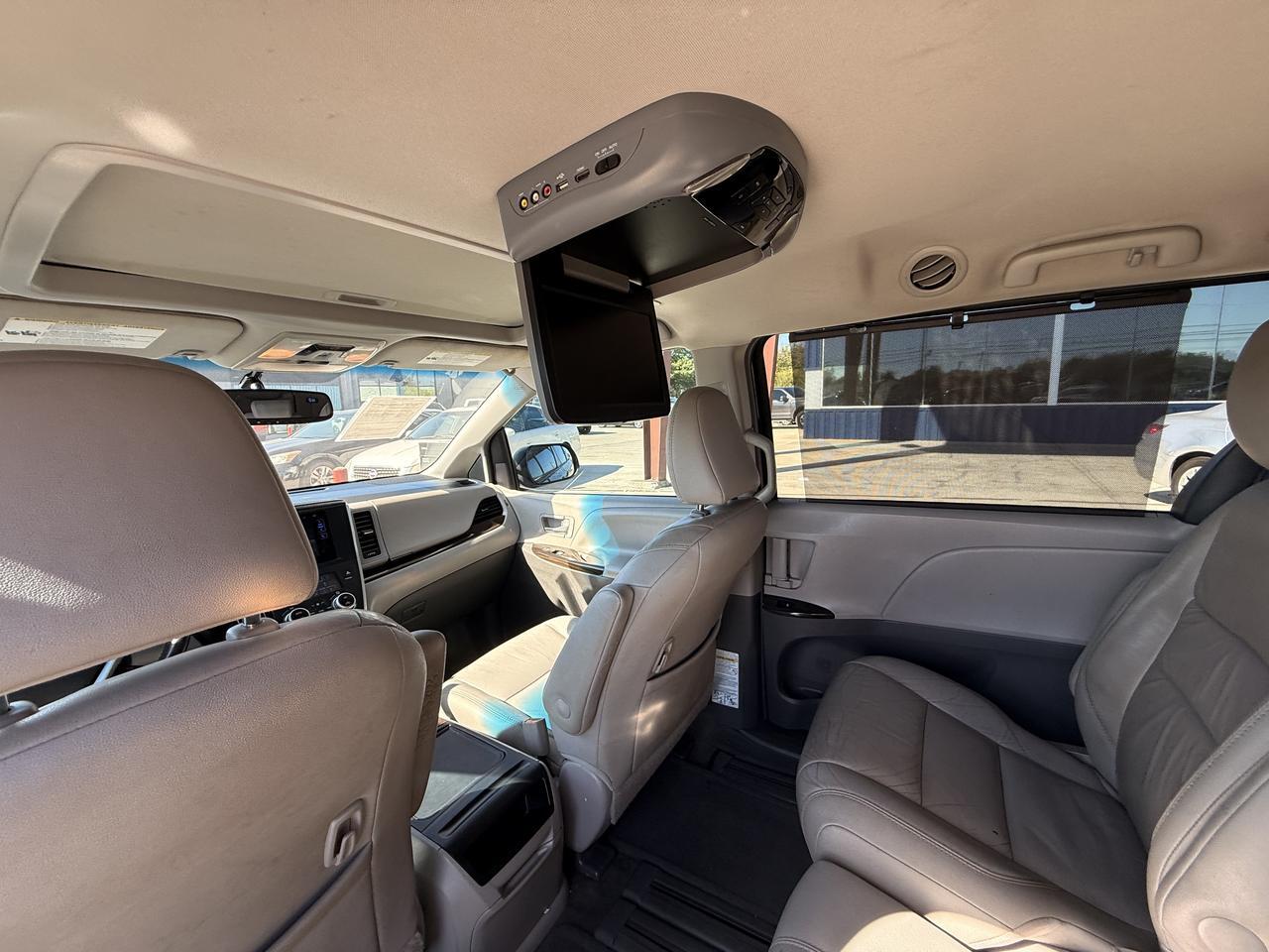 2017 TOYOTA SIENNA Austin TX