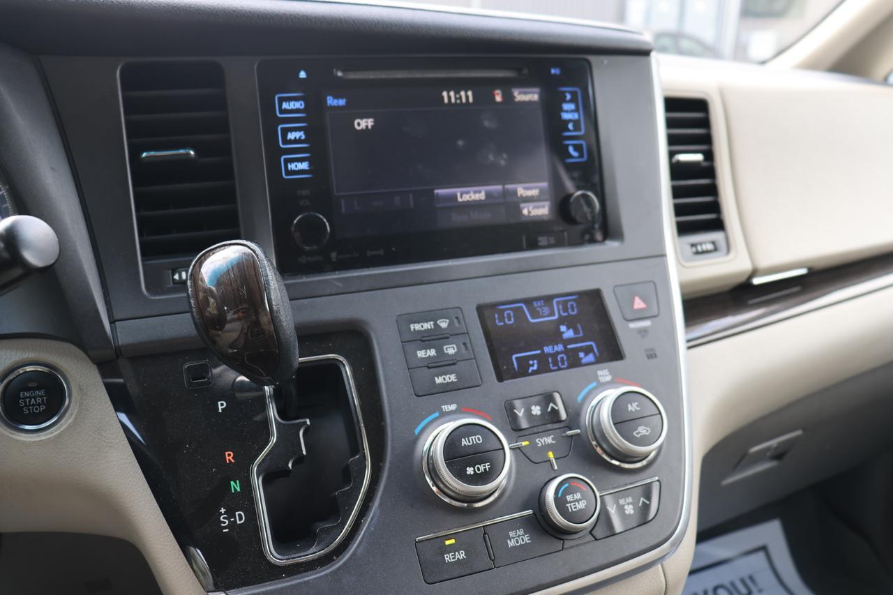 2017 TOYOTA SIENNA XLE Houston TX
