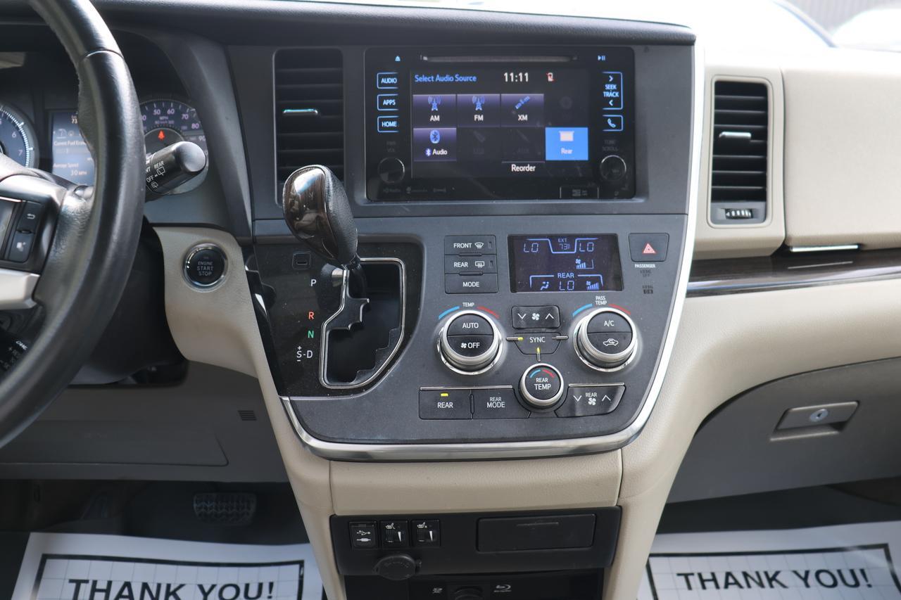 2017 TOYOTA SIENNA XLE Houston TX