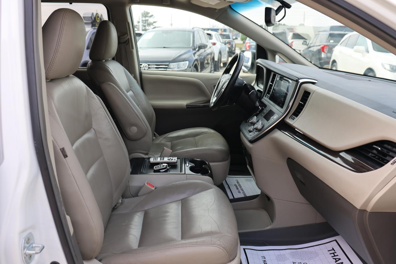 2017 TOYOTA SIENNA XLE Houston TX