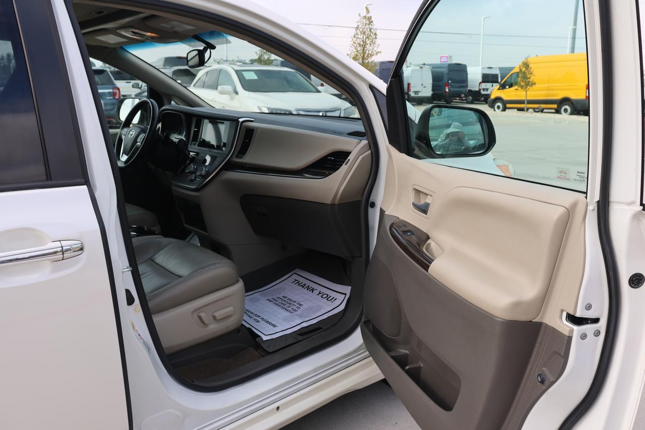 2017 TOYOTA SIENNA XLE Houston TX