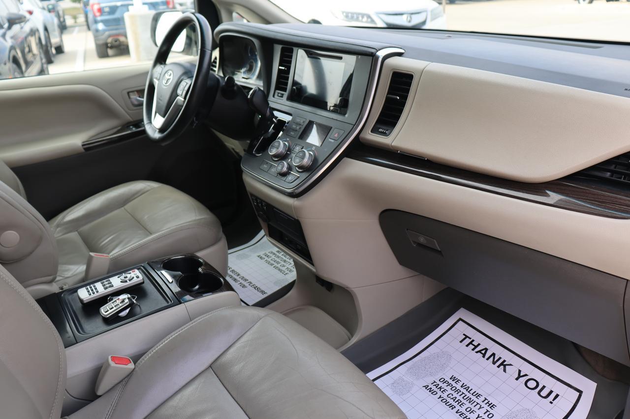 2017 TOYOTA SIENNA XLE Houston TX