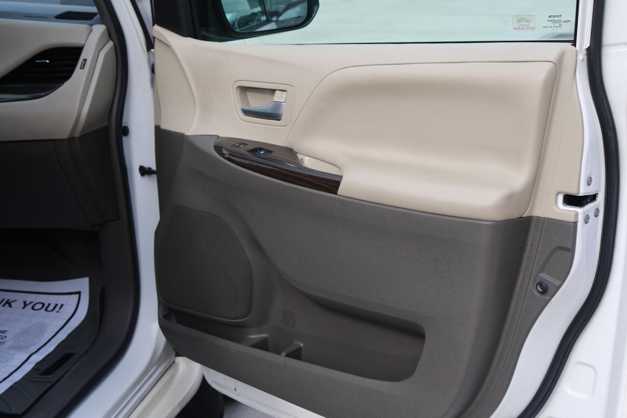 2017 TOYOTA SIENNA XLE Houston TX