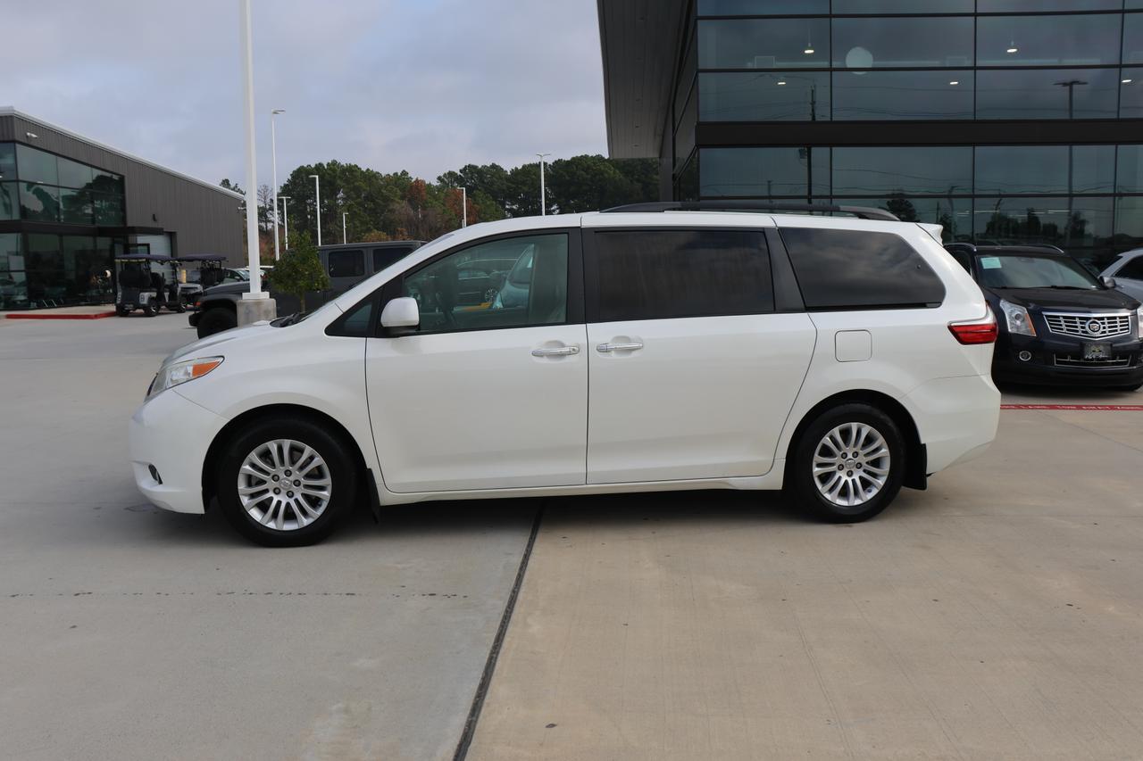 2017 TOYOTA SIENNA XLE Houston TX