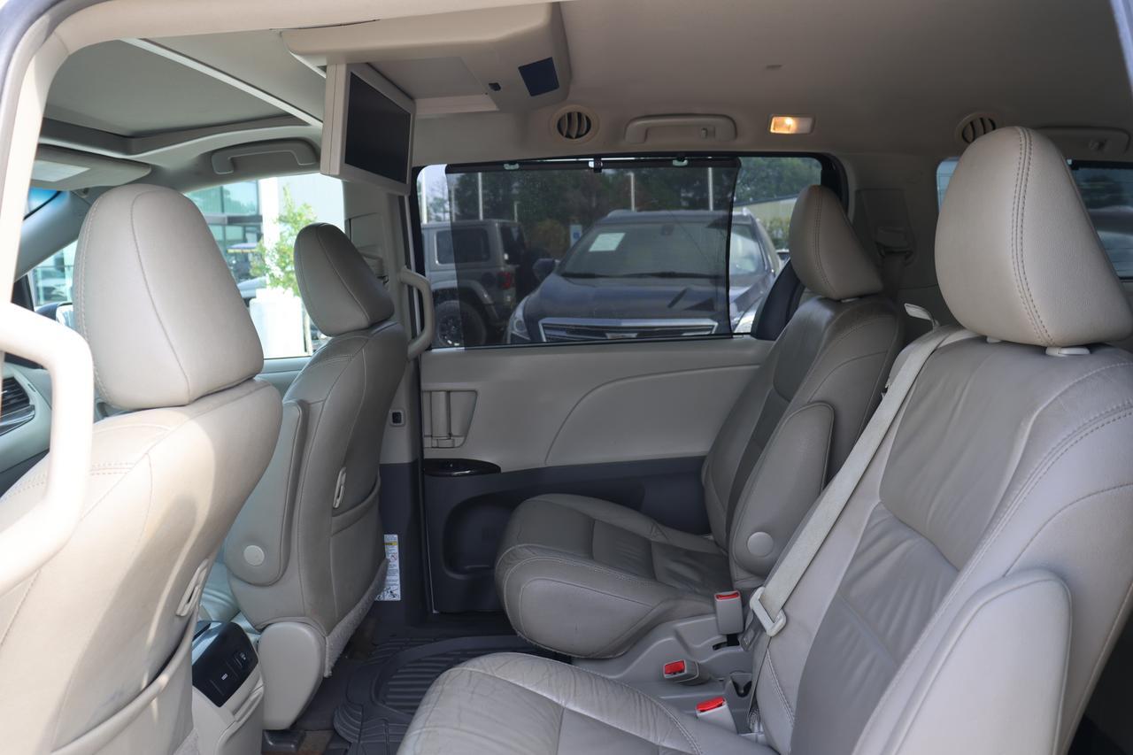 2017 TOYOTA SIENNA XLE Houston TX