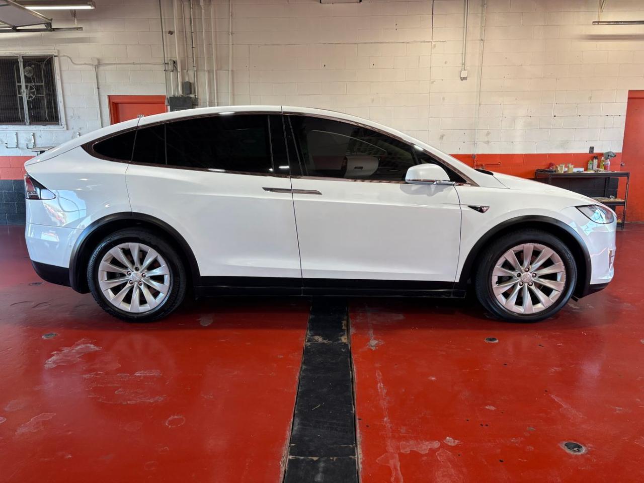 2017 Tesla Model X 75D AWD