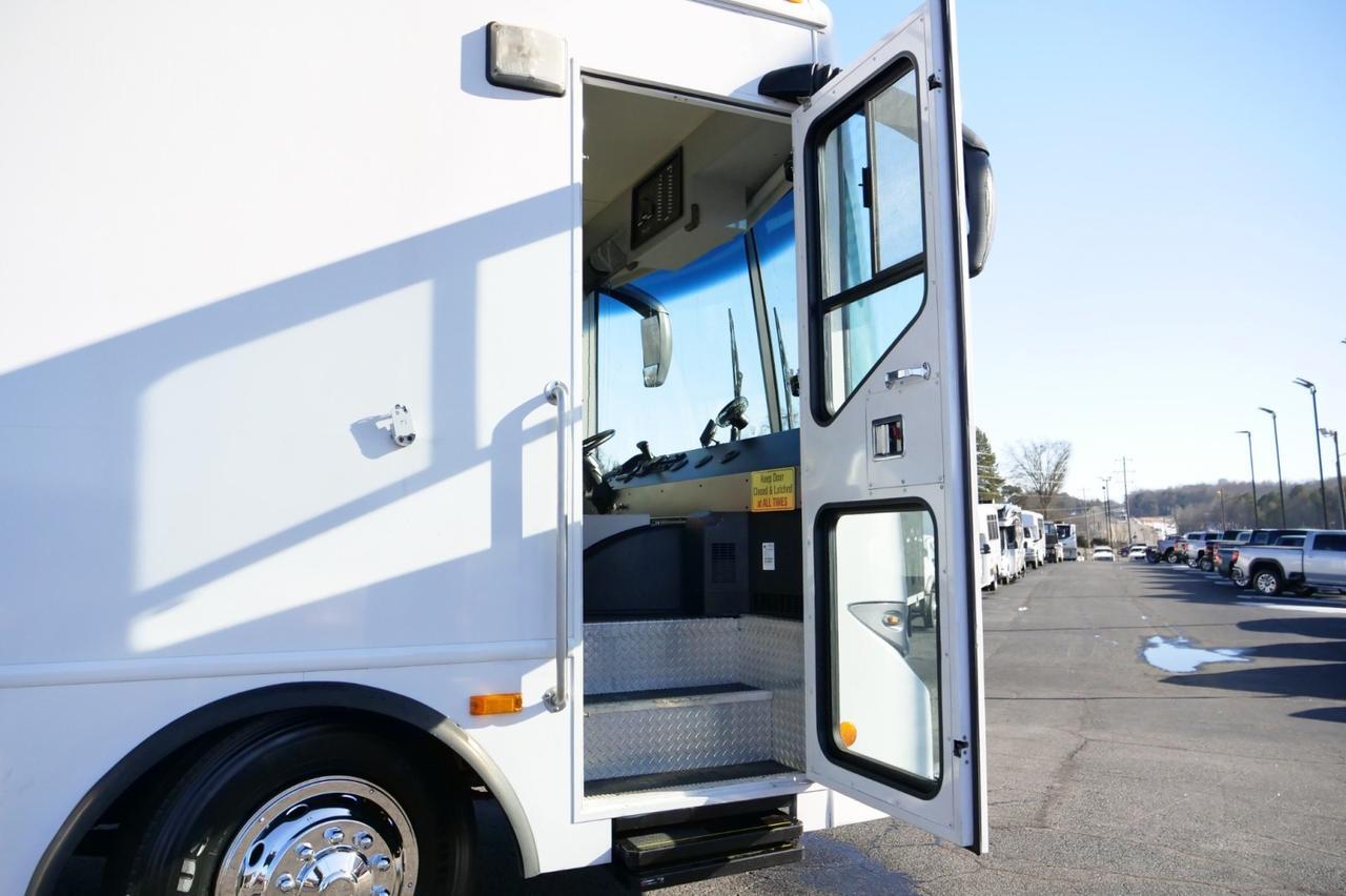 2017 Thomas Bloodmobile / Matthews Specialty Vehicles / Conversion Platform! Lincolnton NC