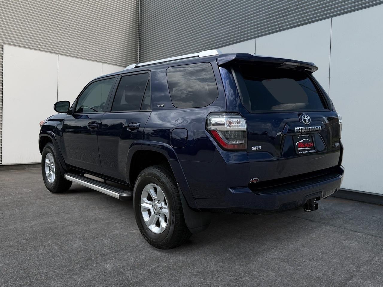 2017 Toyota 4Runner SR5, BACKUP CAMERA, POWER MIRRORS, TOW PACKAGE, BLUETOOTH, REMOTE KEYLESS ENTRY, TINTED GLASS, ONLY 1 OWNER! Norfolk VA
