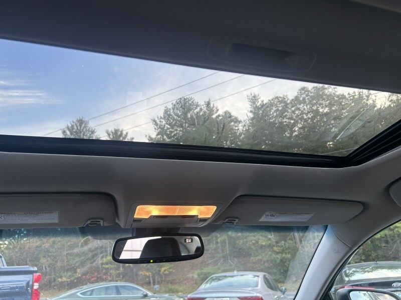 2017 Toyota Avalon XLE Premium - EXCELLENT SERVICE HISTORY Whitinsville MA