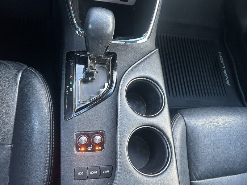 2017 Toyota Avalon XLE Premium - EXCELLENT SERVICE HISTORY Webster MA