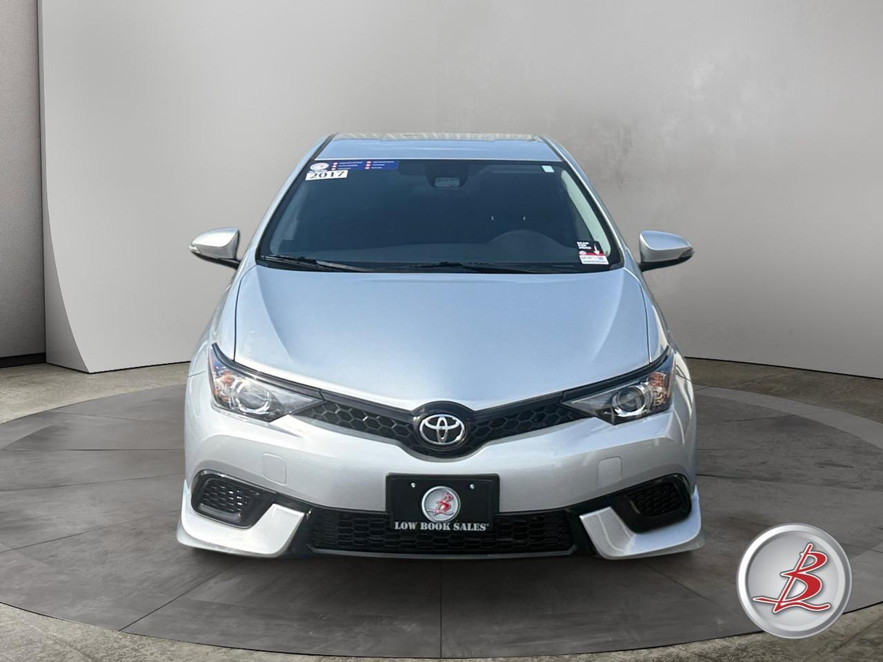 2017 Toyota COROLLA IM