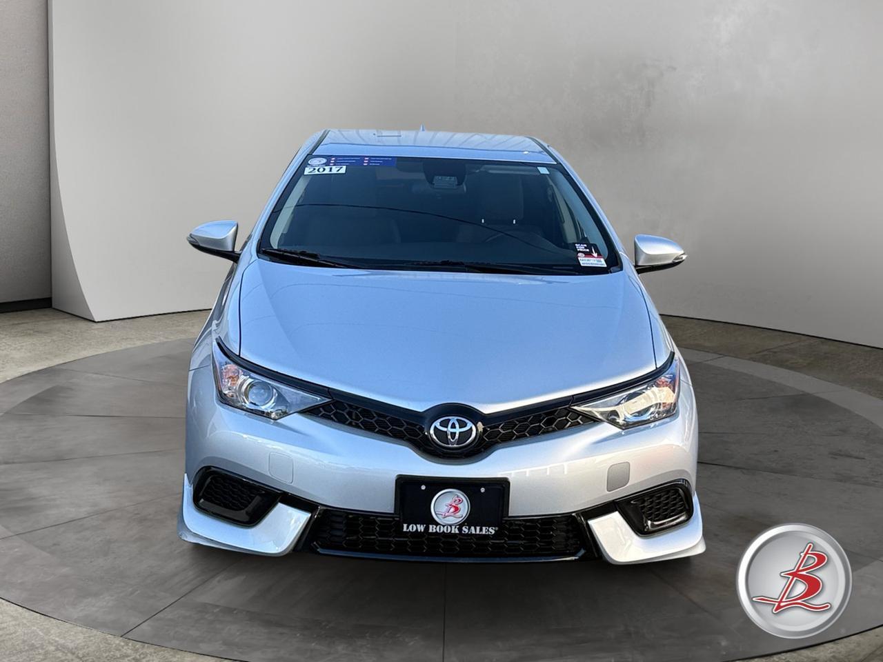 2017 Toyota COROLLA IM