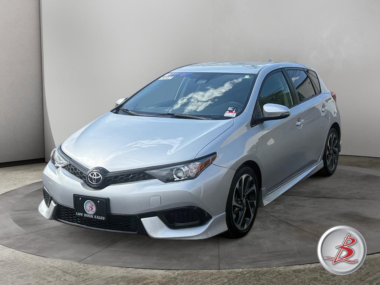 2017 Toyota COROLLA IM