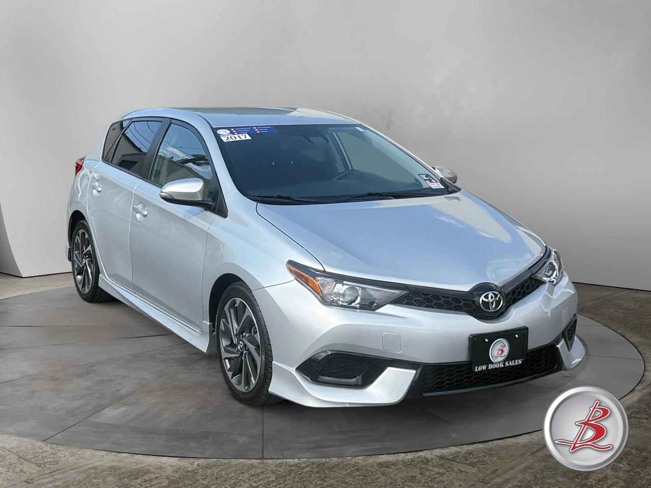 2017 Toyota COROLLA IM