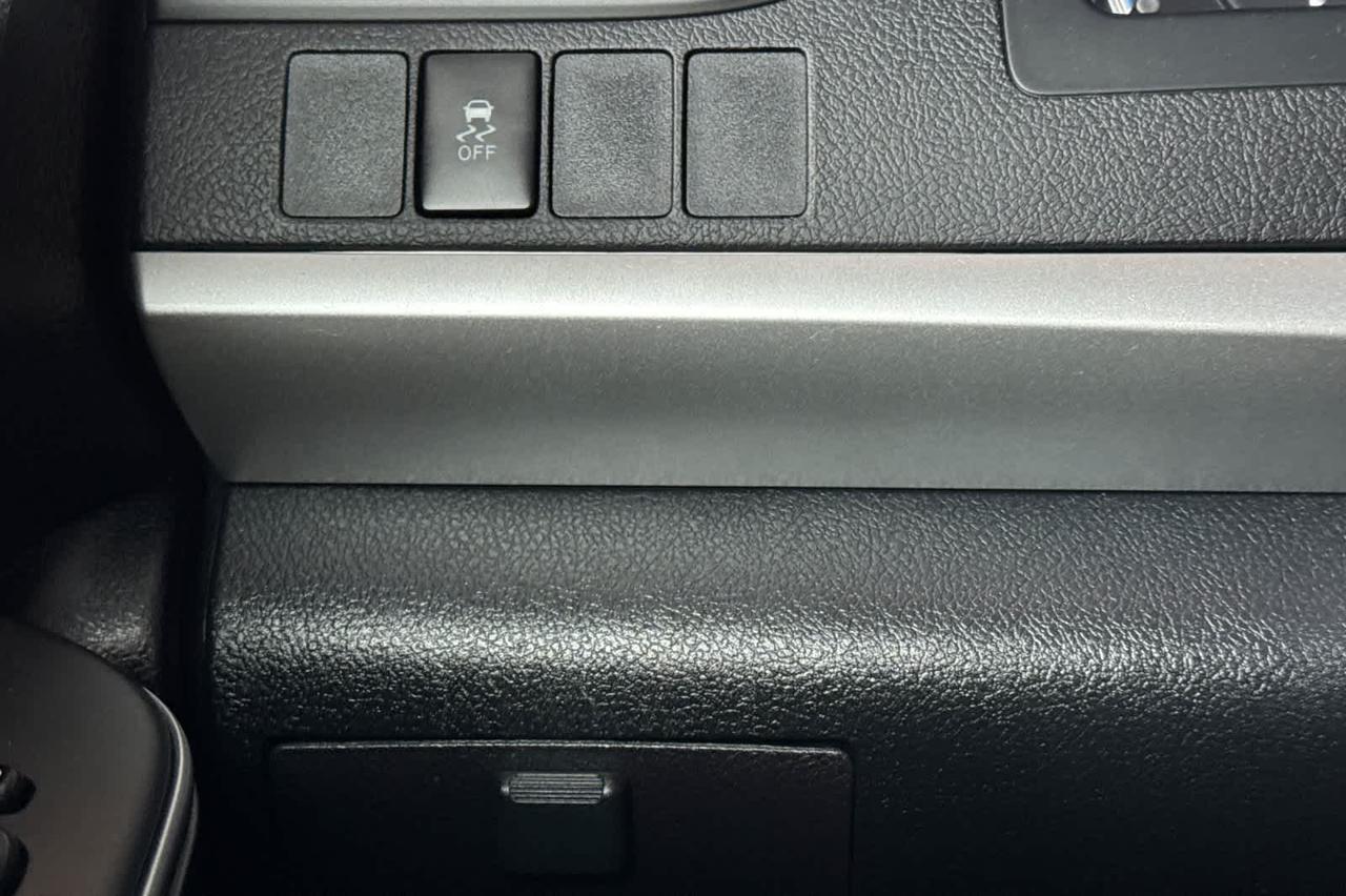 2017 Toyota Camry Hybrid SE Roseville CA