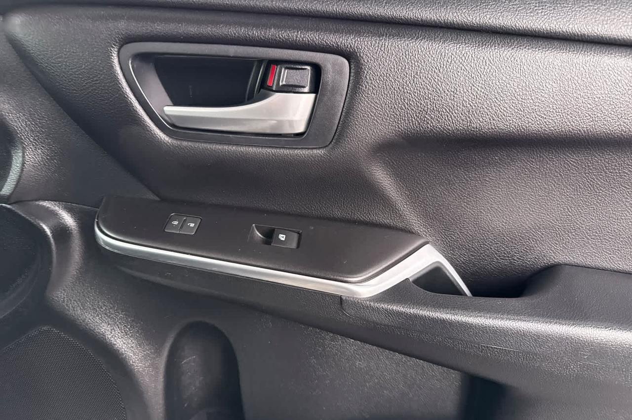 2017 Toyota Camry Hybrid SE Roseville CA