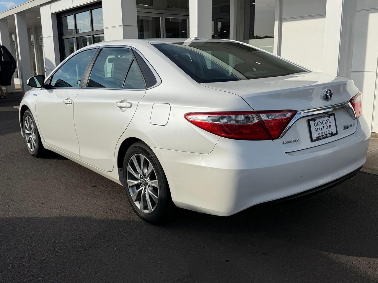 2017 Toyota Camry Hybrid XLE