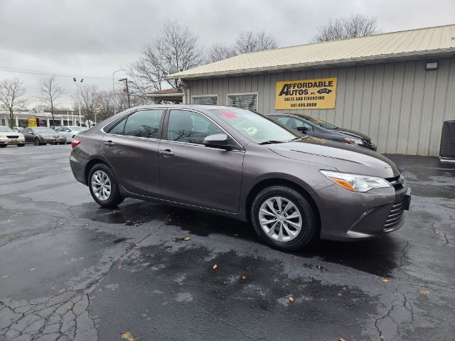 2017 Toyota Camry LE Elgin IL