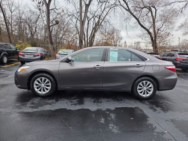 2017 Toyota Camry LE Elgin IL