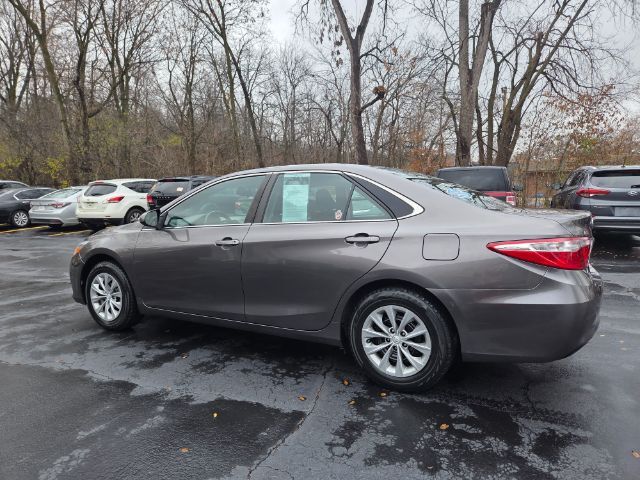 2017 Toyota Camry LE Elgin IL
