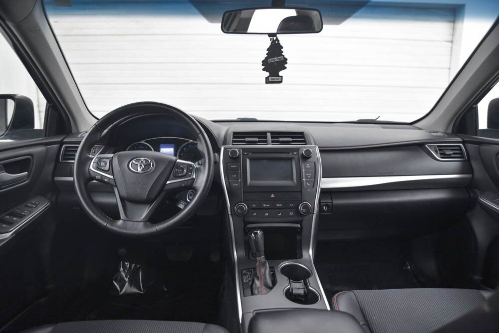 2017 Toyota Camry SE Akron OH