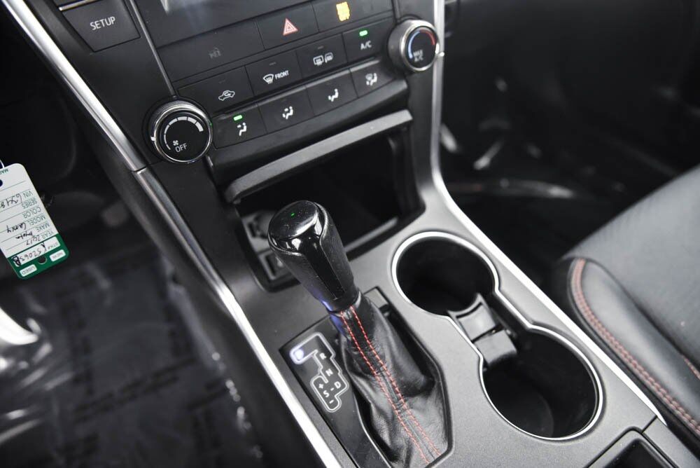 2017 Toyota Camry SE Akron OH