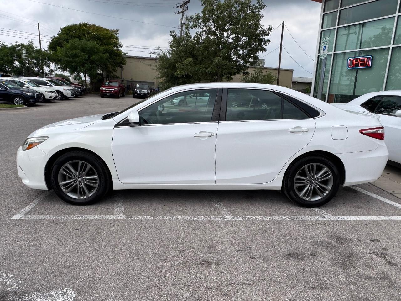2017 Toyota Camry SE