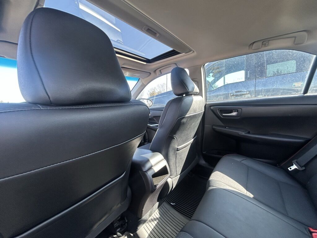 2017 Toyota Camry SE Crestwood KY