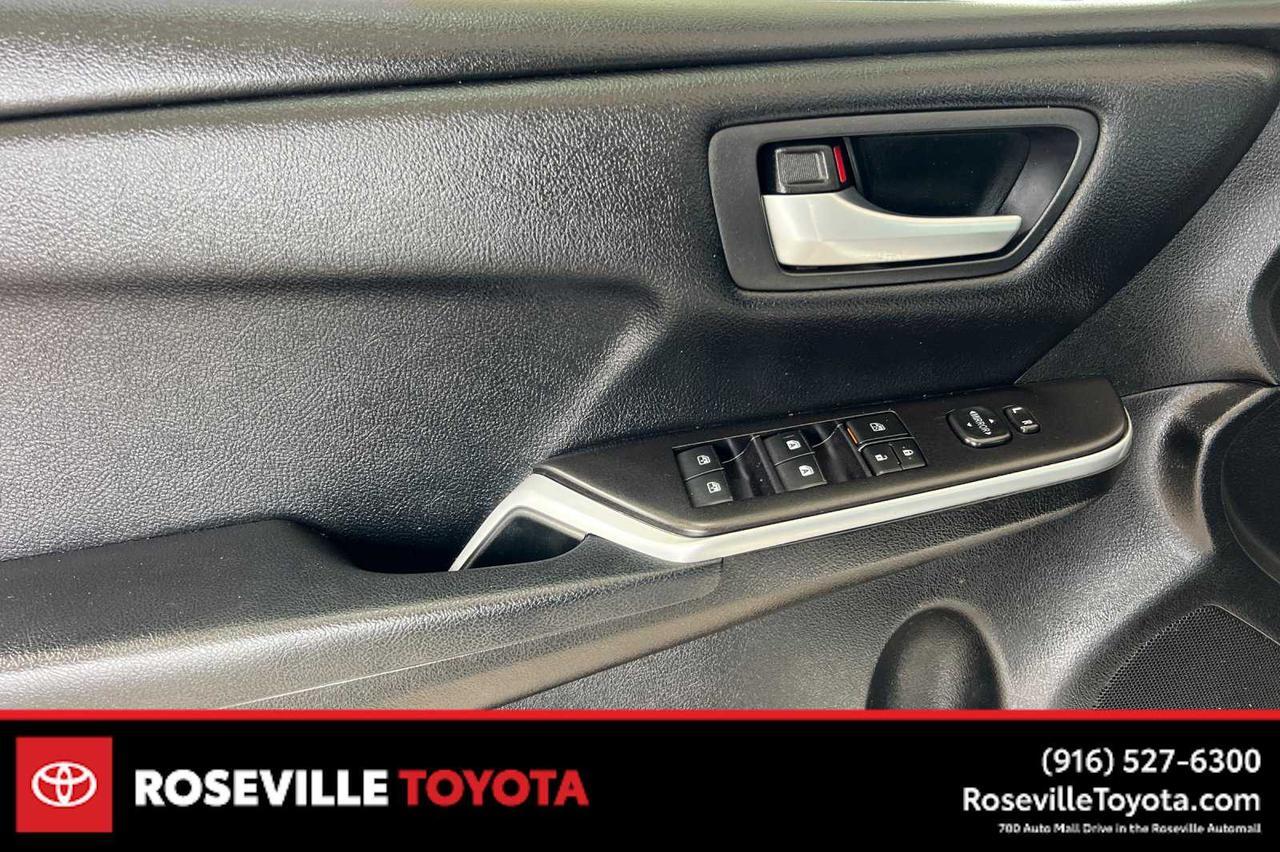 2017 Toyota Camry SE