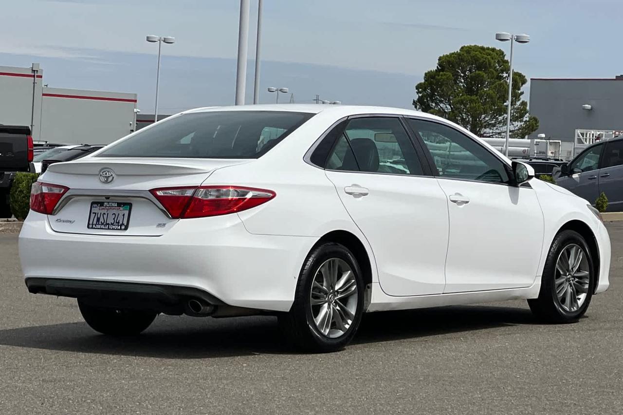 2017 Toyota Camry SE