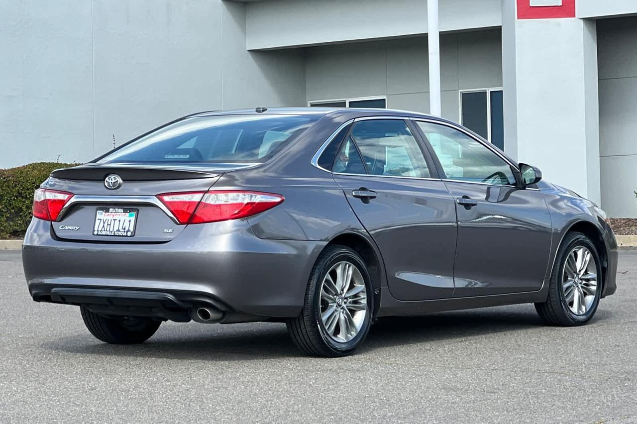 2017 Toyota Camry SE
