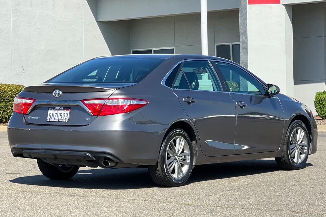 2017 Toyota Camry SE
