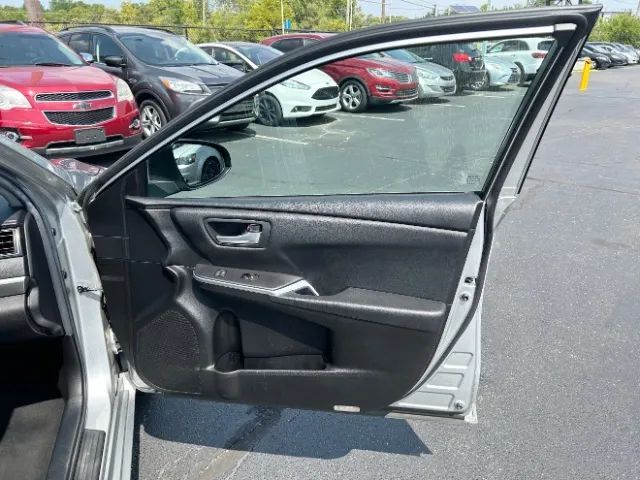 2017 Toyota Camry SE Sedan 4D Cincinnati OH