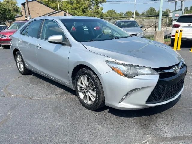 2017 Toyota Camry SE Sedan 4D