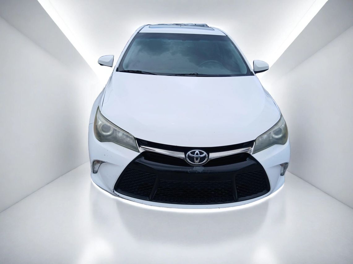2017 Toyota Camry SE Sedan 4D