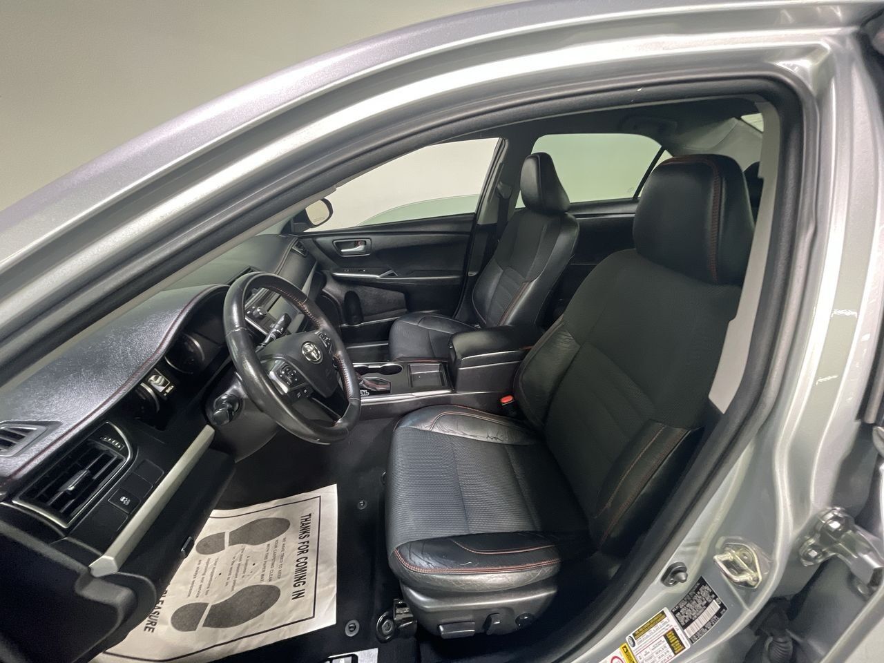 2017 Toyota Camry SE - Photo 11