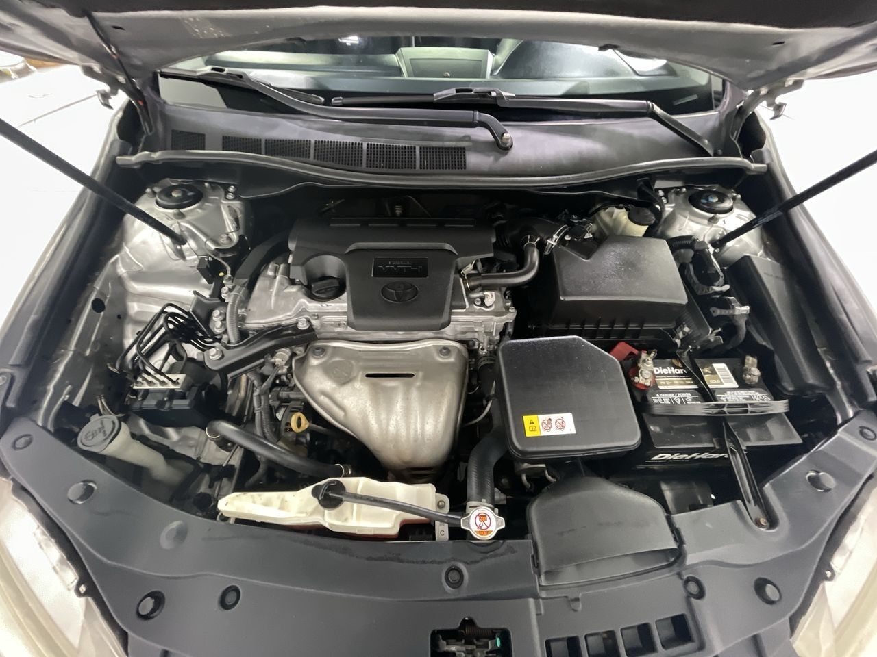 2017 Toyota Camry SE - Photo 24