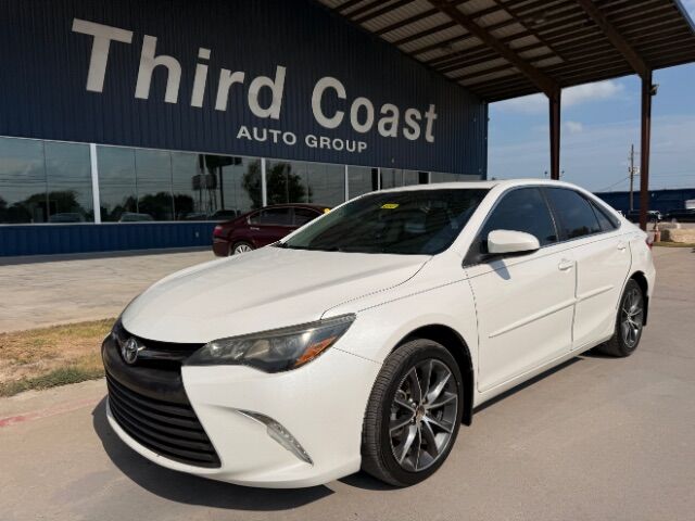 2017 Toyota Camry XSE V6 | XLE V6