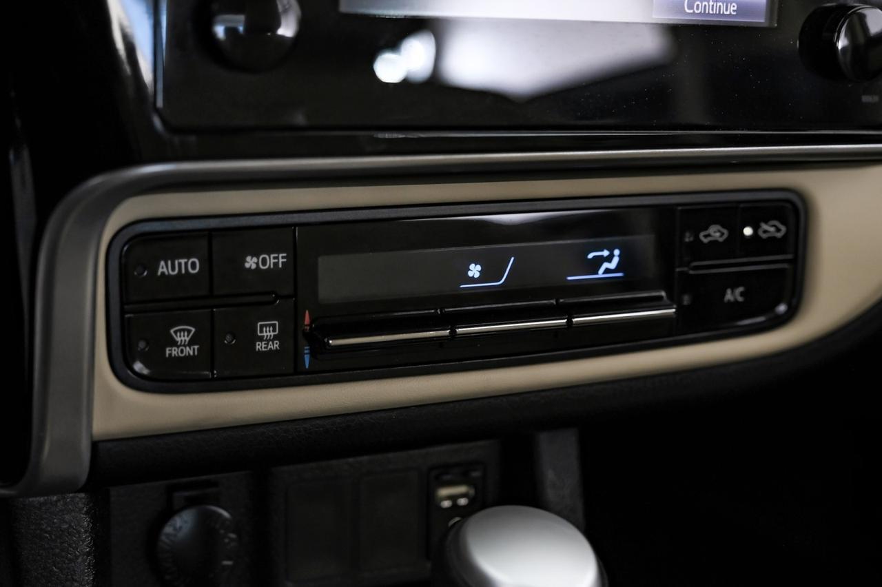 2017 Toyota Corolla LE TOYOTA SAFETY SENSE PRE COLLISION SYSTEM LANE DEPARTURE ALERT Carrollton TX