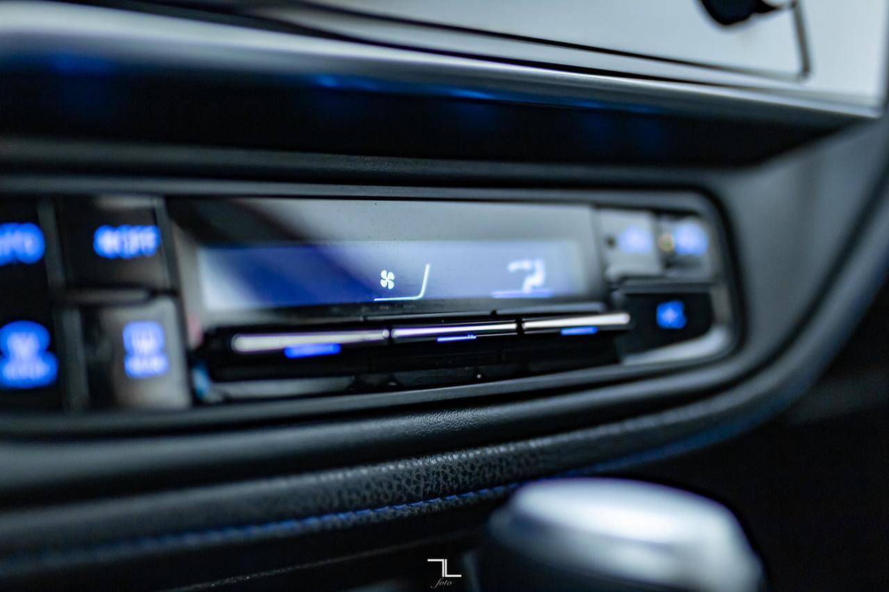 2017 Toyota Corolla SE Leather Roof BCam Red Deer AB