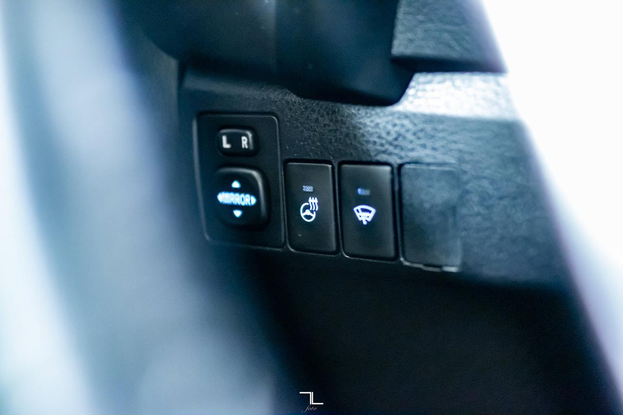 2017 Toyota Corolla SE Leather Roof BCam Red Deer AB