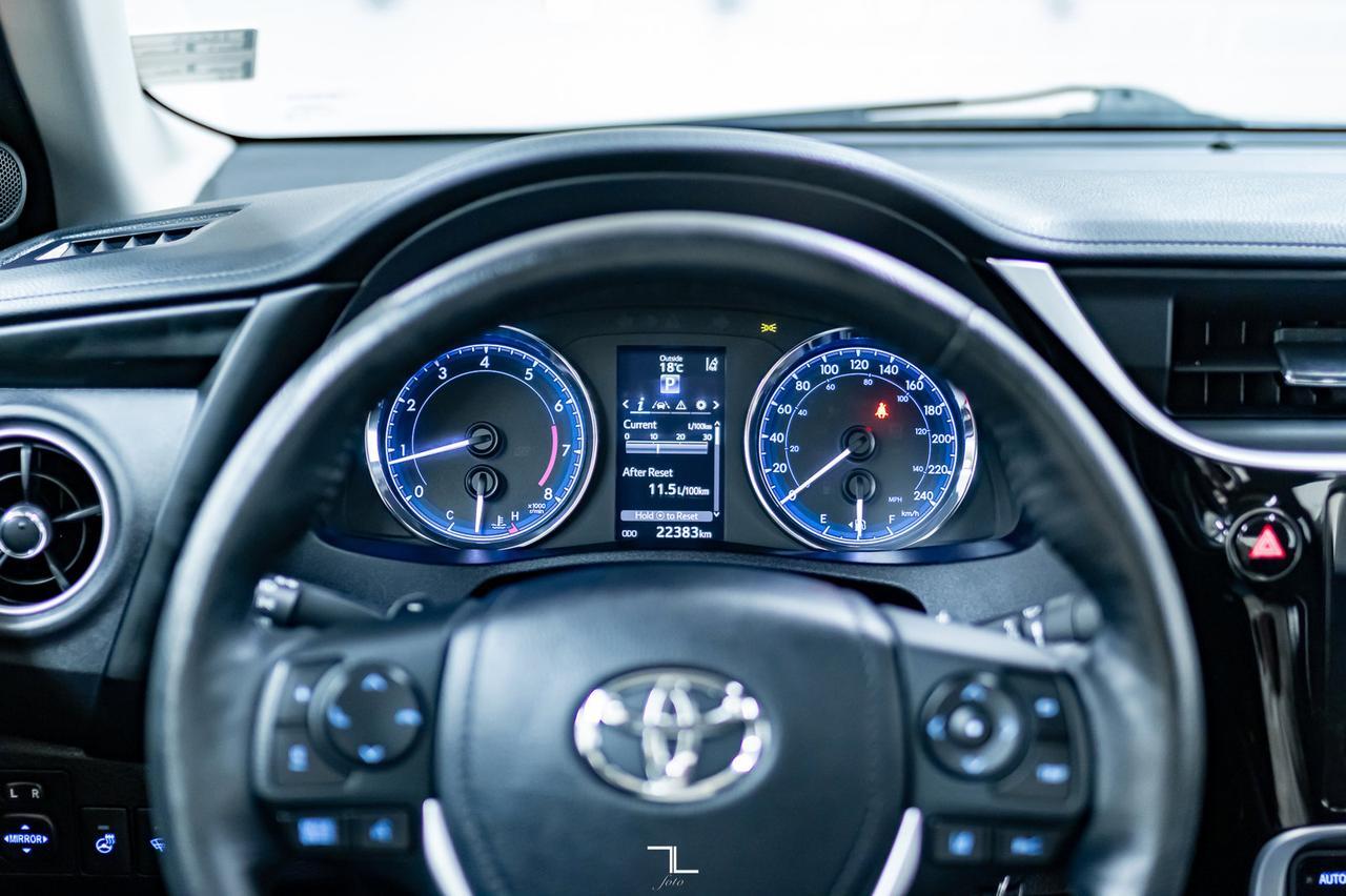 2017 Toyota Corolla SE Leather Roof BCam Red Deer AB