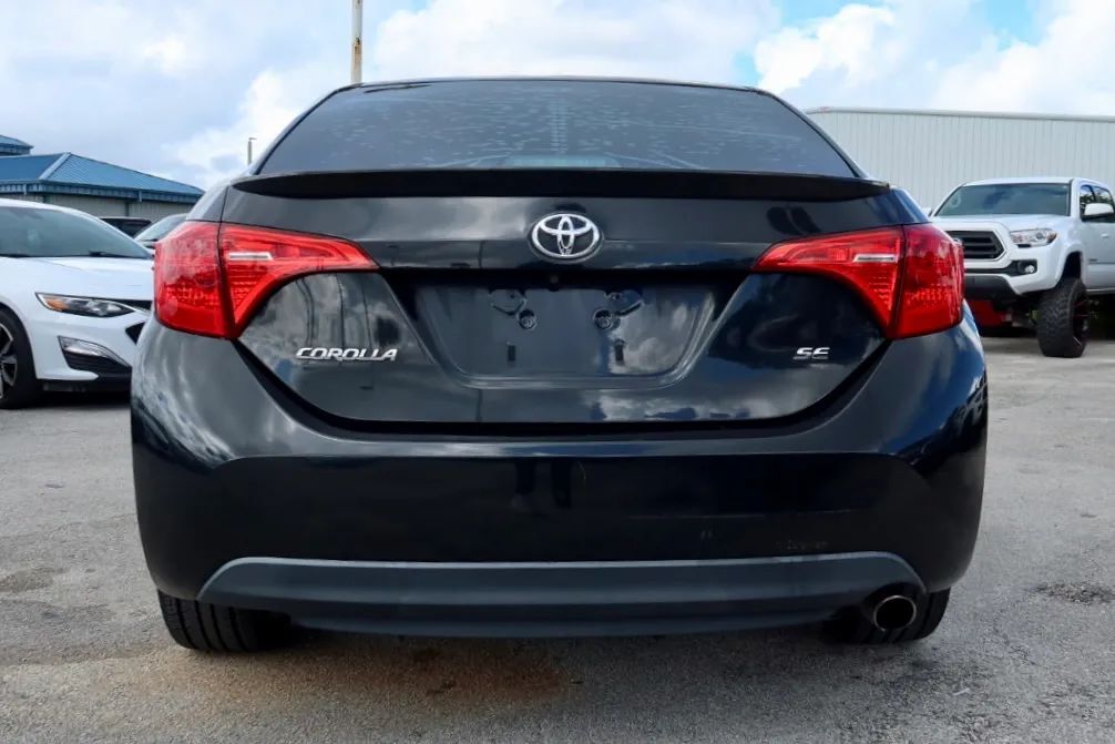 2017 Toyota Corolla SE SEDAN