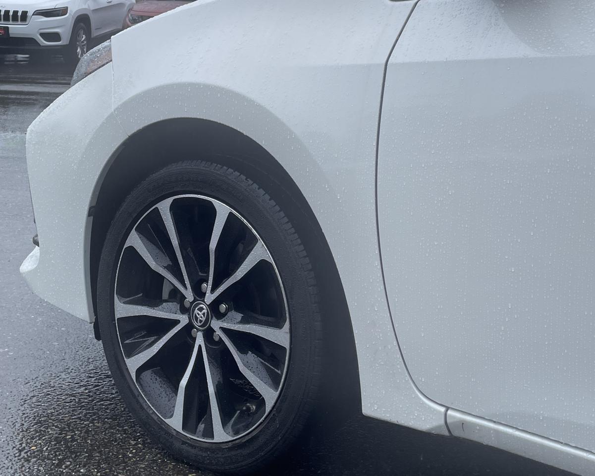 2017 Toyota Corolla SE Sedan 4D