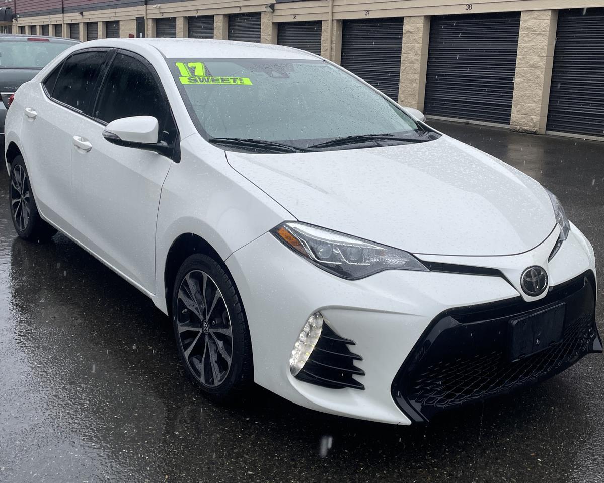 2017 Toyota Corolla SE Sedan 4D