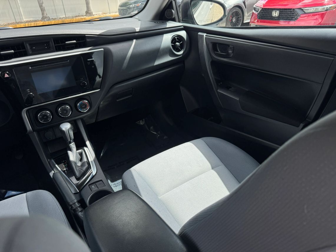 2017 Toyota Corolla SE Sedan 4D