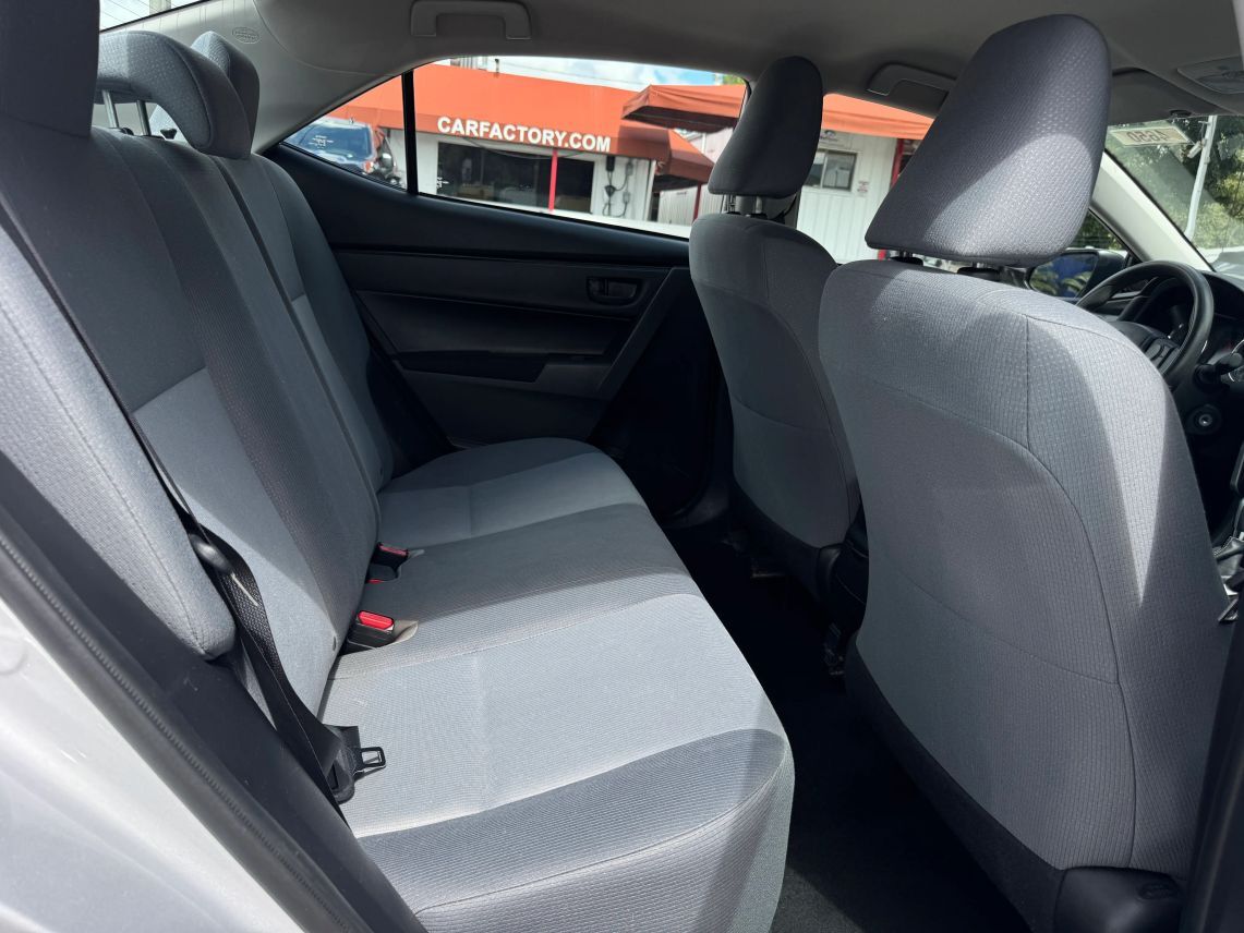 2017 Toyota Corolla SE Sedan 4D