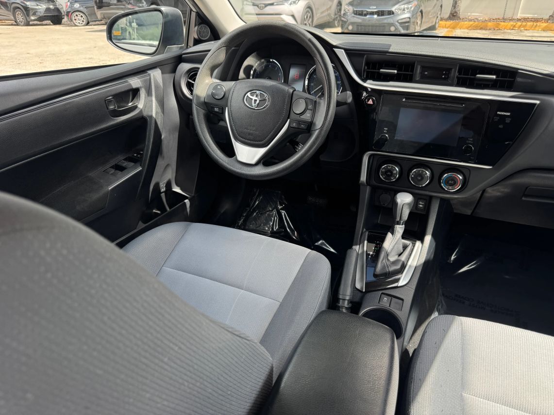 2017 Toyota Corolla SE Sedan 4D